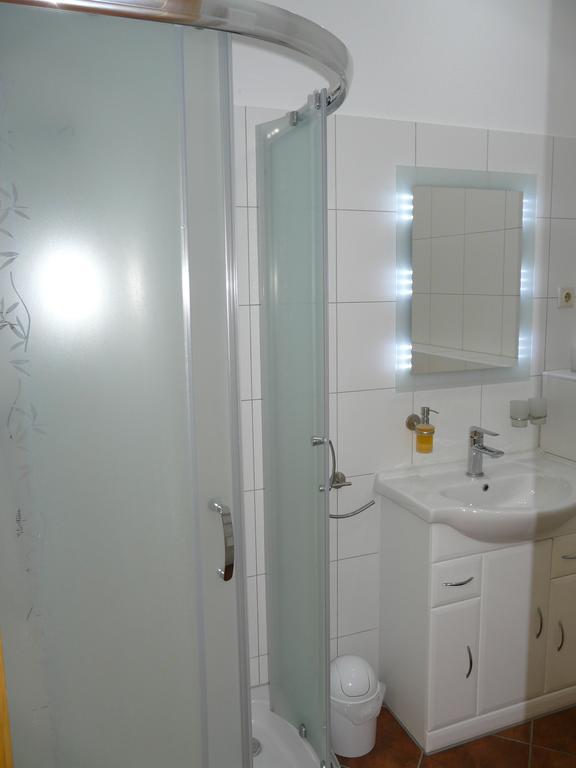 Hotel Kreuzbruchhof Burg Stargard Εξωτερικό φωτογραφία