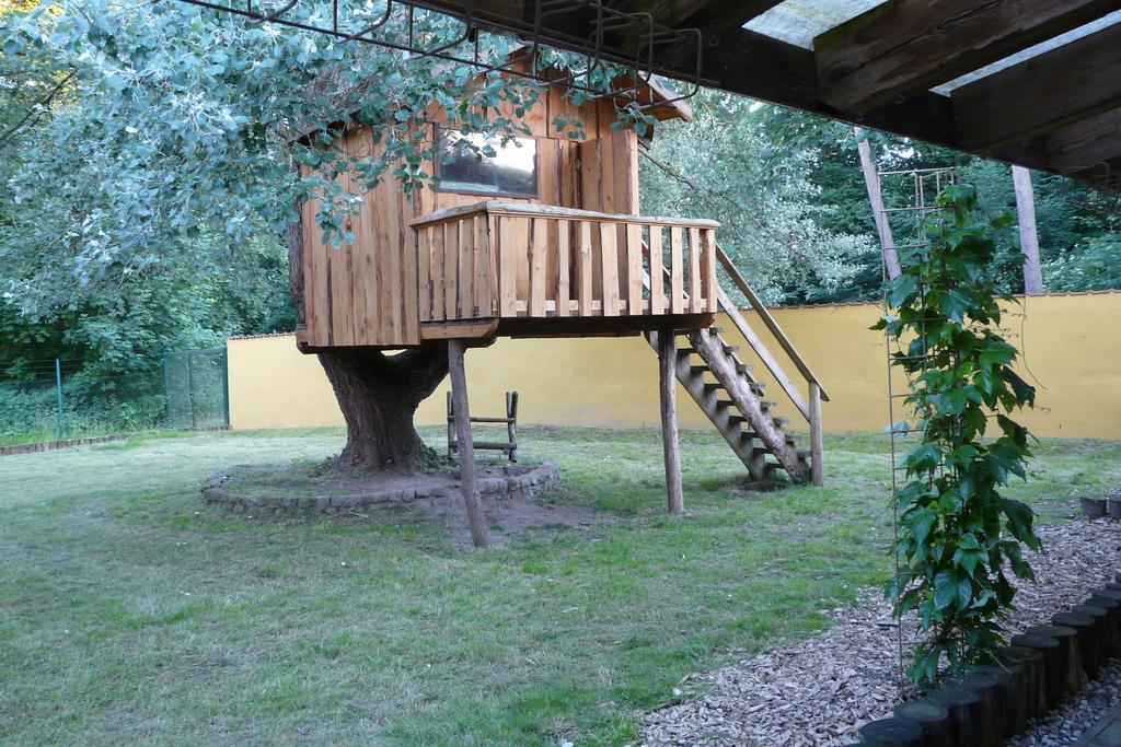 Hotel Kreuzbruchhof Burg Stargard Εξωτερικό φωτογραφία