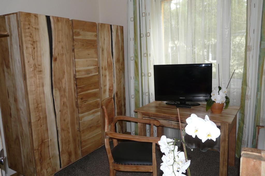 Hotel Kreuzbruchhof Burg Stargard Εξωτερικό φωτογραφία