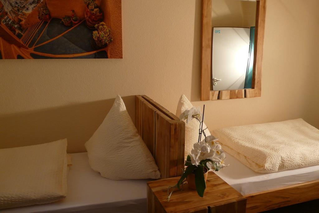 Hotel Kreuzbruchhof Burg Stargard Εξωτερικό φωτογραφία