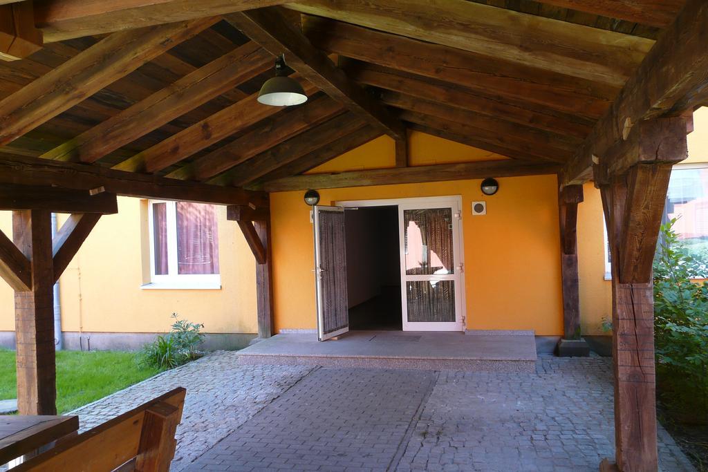 Hotel Kreuzbruchhof Burg Stargard Εξωτερικό φωτογραφία